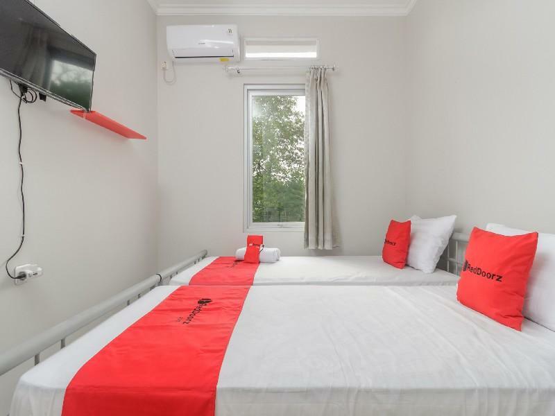 Reddoorz @ Cipete Raya Hotel Jacarta Exterior foto