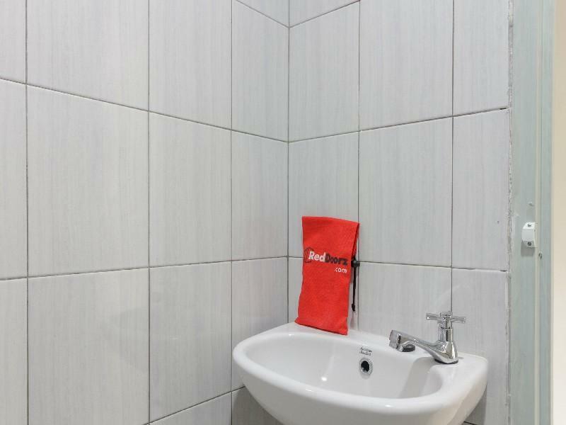 Reddoorz @ Cipete Raya Hotel Jacarta Exterior foto